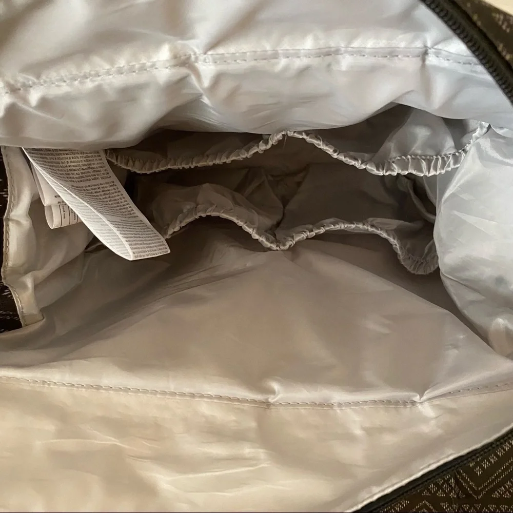 JJ Cole Backpack Diaper Bag With No Slip Grips - Picture 7 of 11